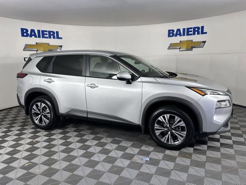 Used 2022 Nissan Rogue SV image 6