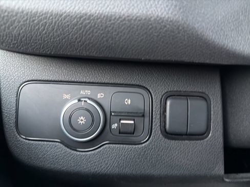 Used 2019 Mercedes-Benz Sprinter 2500 image 18