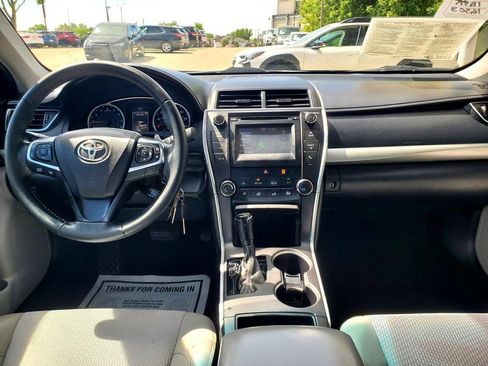 Used 2017 Toyota Camry SE FWD image 8