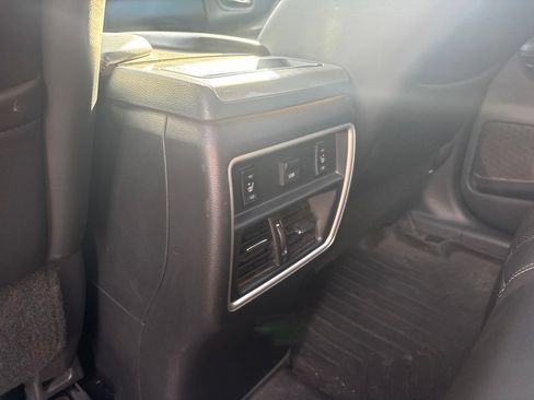 Used 2016 Nissan Murano Platinum w/ Platinum Technology Package FWD image 17