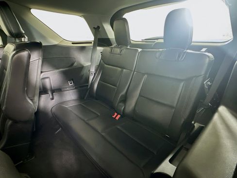 Used 2023 Ford Explorer XLT w/ Equipment Group 202A RWD image 28