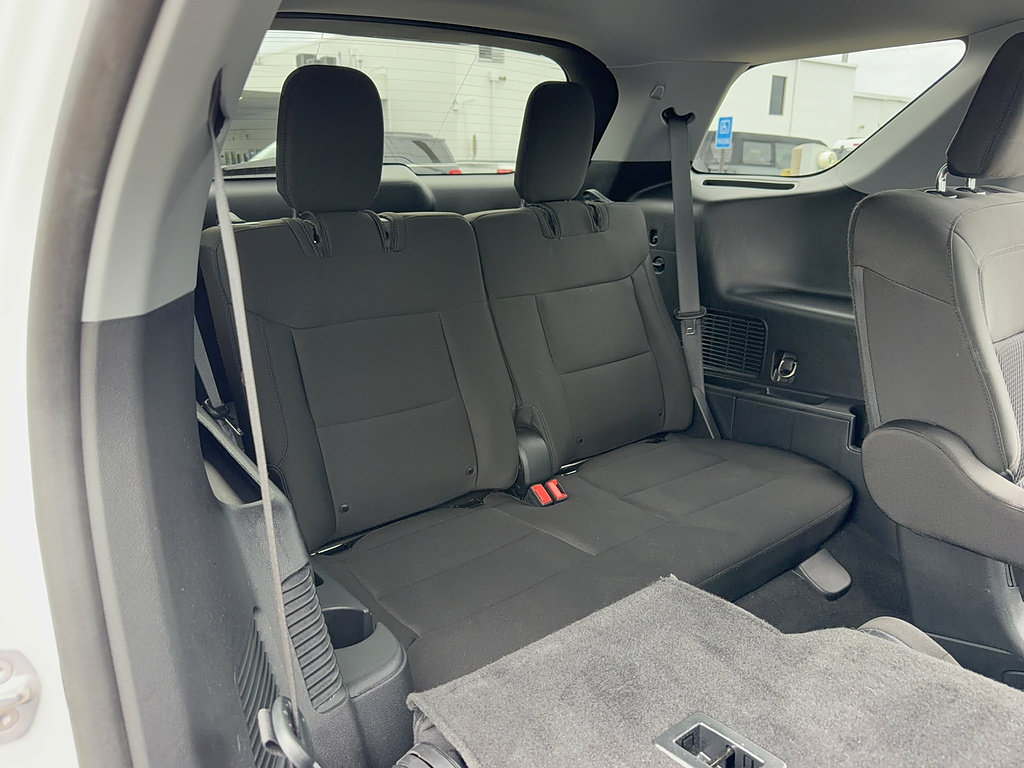 Certified 2022 Ford Explorer XLT RWD image 17