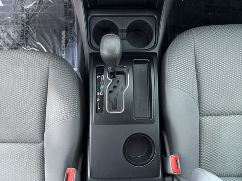 Used 2014 Toyota Tacoma 4x4 Access Cab w/ Convenience Package image 19