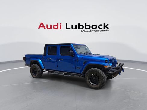 Used 2023 Jeep Gladiator Sport AWD/4WD image 2