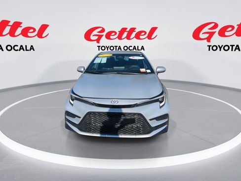 Used 2023 Toyota Corolla SE image 3