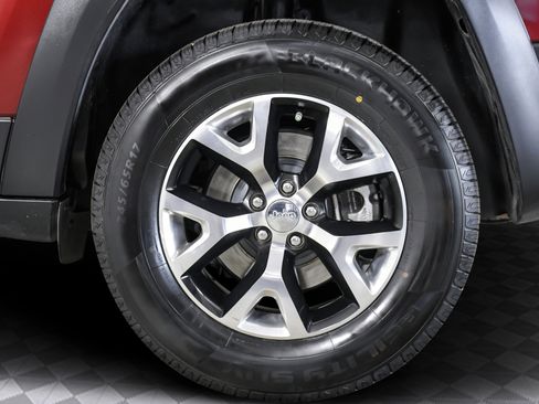 Used 2016 Jeep Cherokee Trailhawk w/ Comfort/Convenience Group image 36