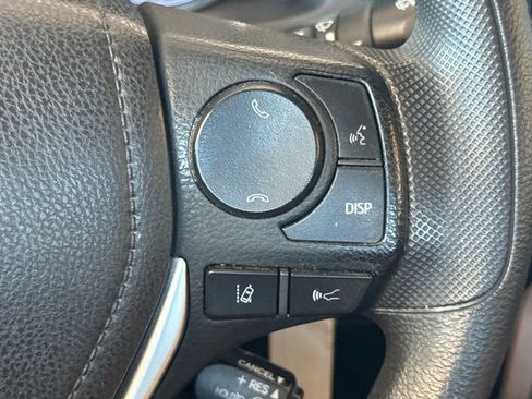Used 2018 Toyota Corolla LE FWD image 24