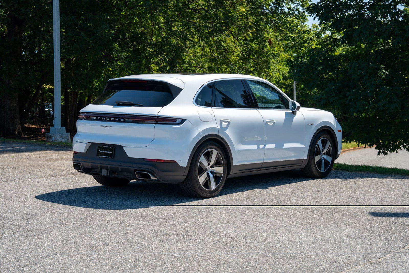 Certified 2026 Porsche Cayenne E-Hybrid AWD/4WD image 7