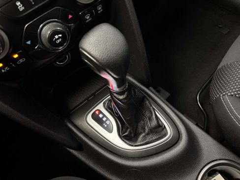 Used 2014 Dodge Dart SXT image 15