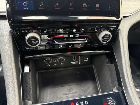 Used 2022 Jeep Grand Cherokee Overland w/ Adv Protech Group III AWD/4WD image 19