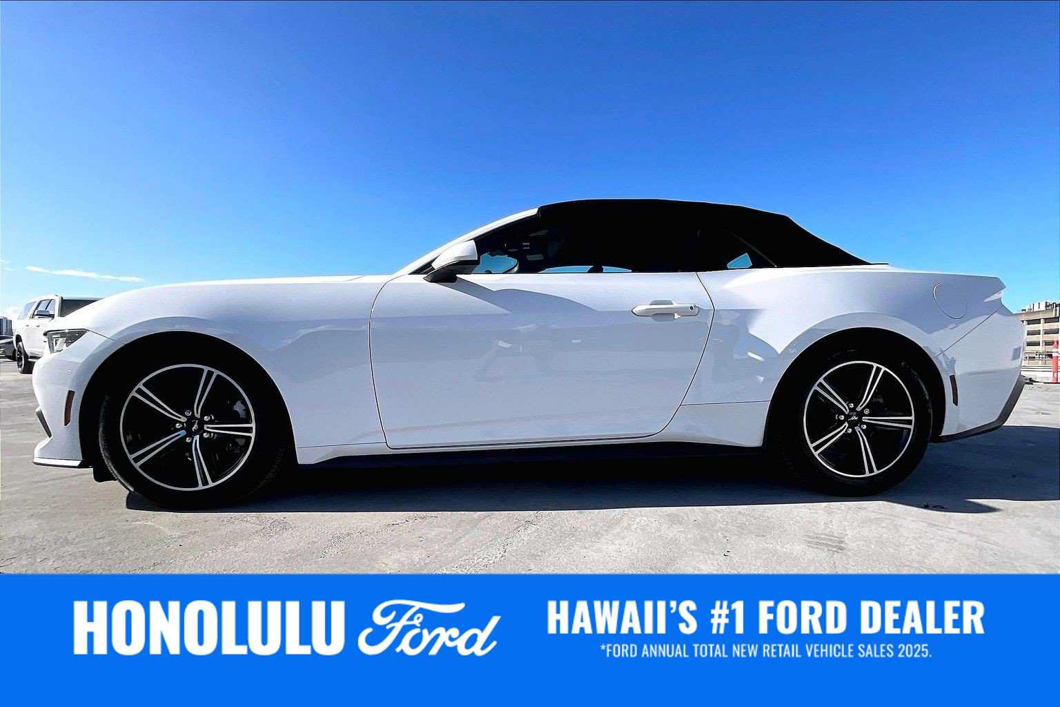 Used 2024 Ford Mustang Convertible RWD image 3