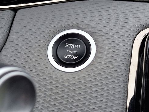 Used 2022 Land Rover Range Rover Evoque R-Dynamic S image 24