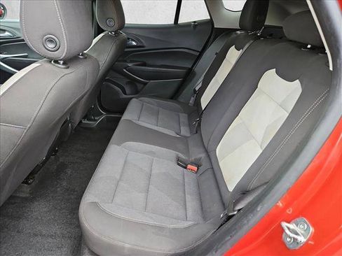 Used 2024 Chevrolet Trax LS w/ LS Convenience Package FWD image 24