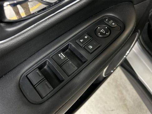 Used 2019 Honda HR-V EX-L image 16
