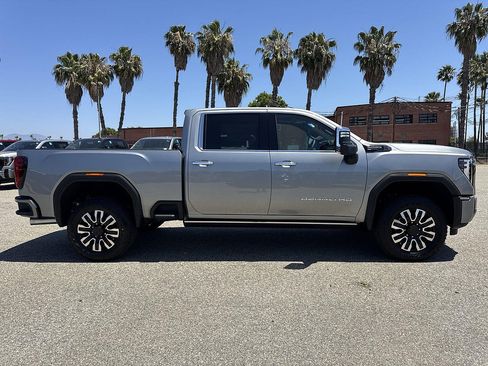 New 2026 GMC Sierra 2500 Denali Ultimate w/ Max Trailering Package AWD/4WD image 3
