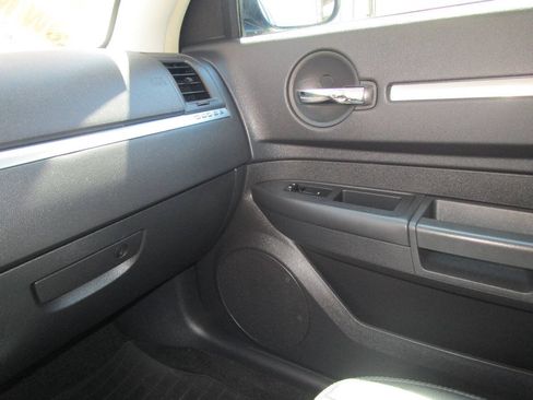 Used 2009 Dodge Charger SXT w/ Leather Interior Group RWD image 11