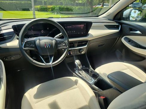 Used 2024 Buick Encore GX Preferred w/ Comfort Package FWD image 11