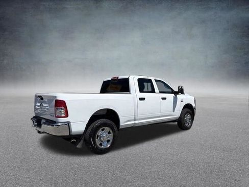 Used 2024 RAM 2500 Tradesman w/ Chrome Appearance Group AWD/4WD image 4