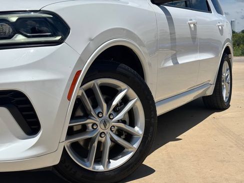 Used 2024 Dodge Durango GT RWD image 2