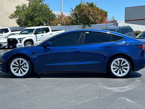 Used 2023 Tesla Model 3 Standard Range RWD image 9
