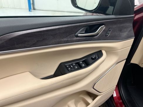 New 2025 Jeep Grand Cherokee Limited w/ Luxury Tech Group II image 22