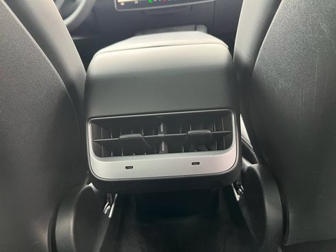 Used 2023 Tesla Model Y Long Range image 27