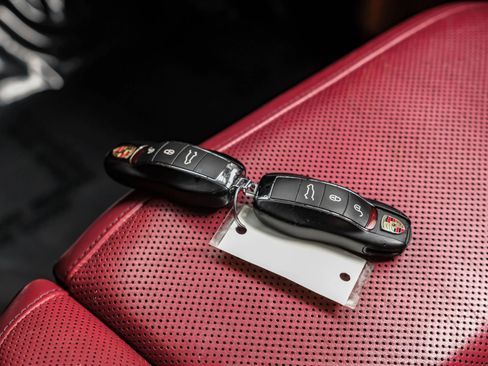 Used 2016 Porsche Cayenne GTS image 78