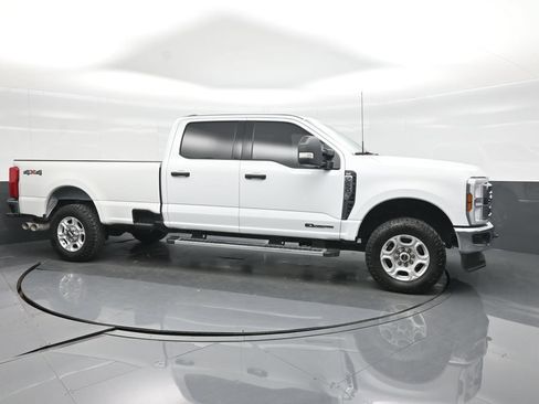 Certified 2025 Ford F250 XLT AWD/4WD image 18