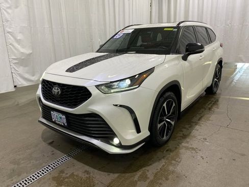 Certified 2021 Toyota Highlander XSE image 8