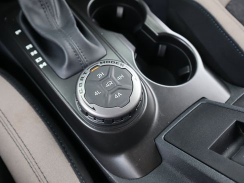 Used 2023 Ford Bronco Wildtrak image 31