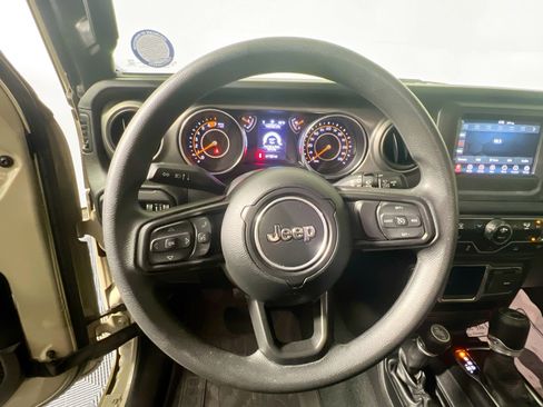 Used 2022 Jeep Wrangler Unlimited Sport image 17