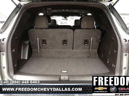 Used 2023 Chevrolet Traverse LT FWD image 46