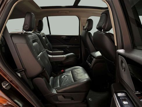 Certified 2020 Lincoln Aviator Reserve w/ Equipment Group 201A image 27