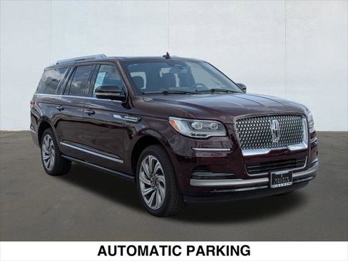 Used 2024 Lincoln Navigator L Reserve image 7