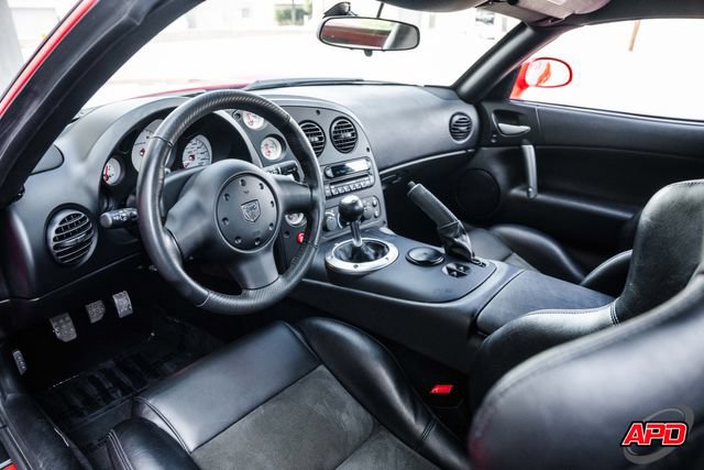 Used 2006 Dodge Viper SRT-10 RWD image 2