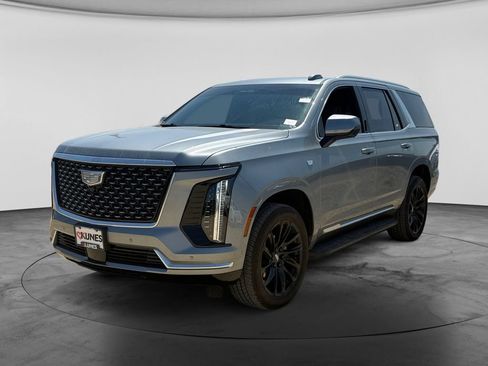 Used 2025 Cadillac Escalade Premium Luxury AWD/4WD image 5