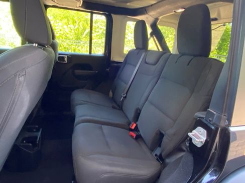 Used 2020 Jeep Wrangler Unlimited Sport S AWD/4WD image 32