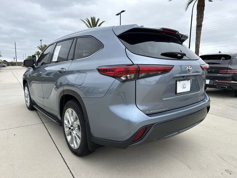 Used 2023 Toyota Highlander Limited image 10