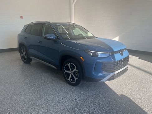 New 2026 Volkswagen Tiguan SE AWD/4WD image 9