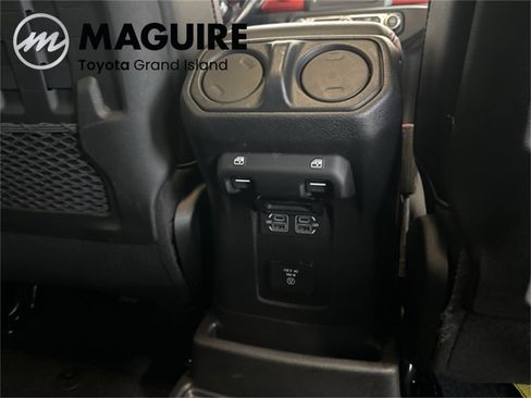 Used 2021 Jeep Wrangler Unlimited Rubicon w/ Cold Weather Group image 19