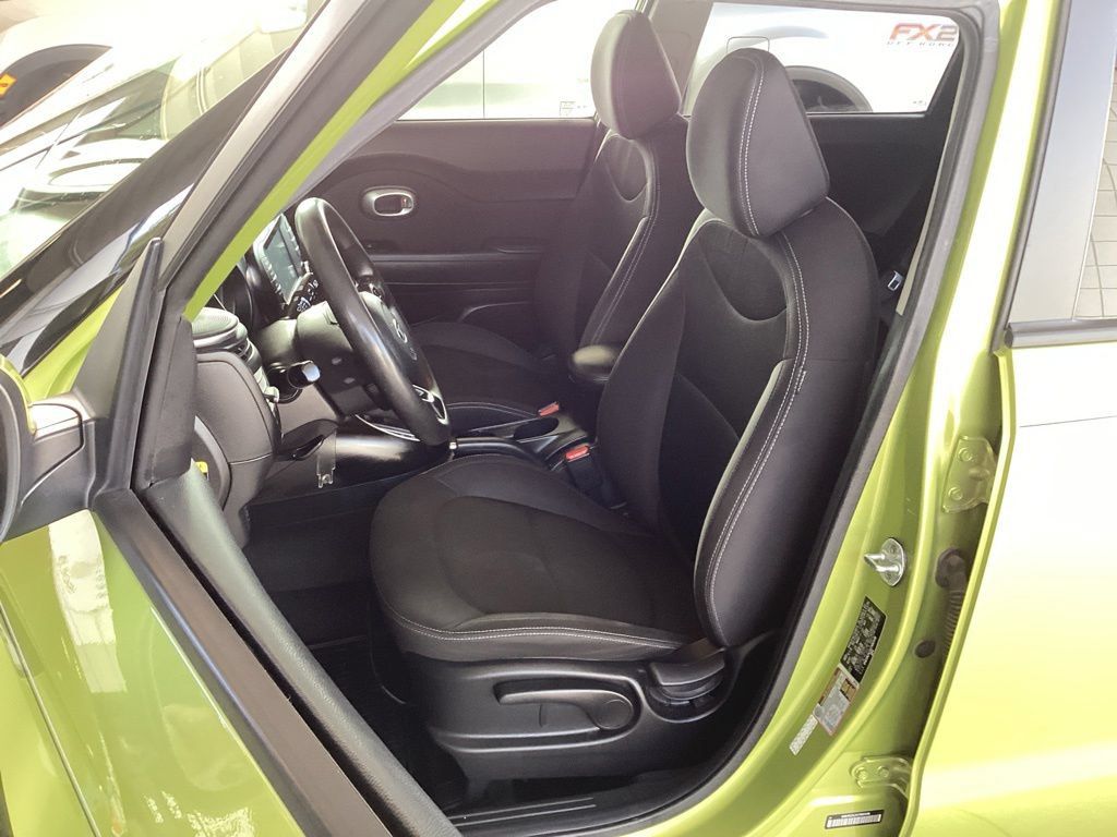 Used 2018 Kia Soul w/ Convenience Package FWD image 29