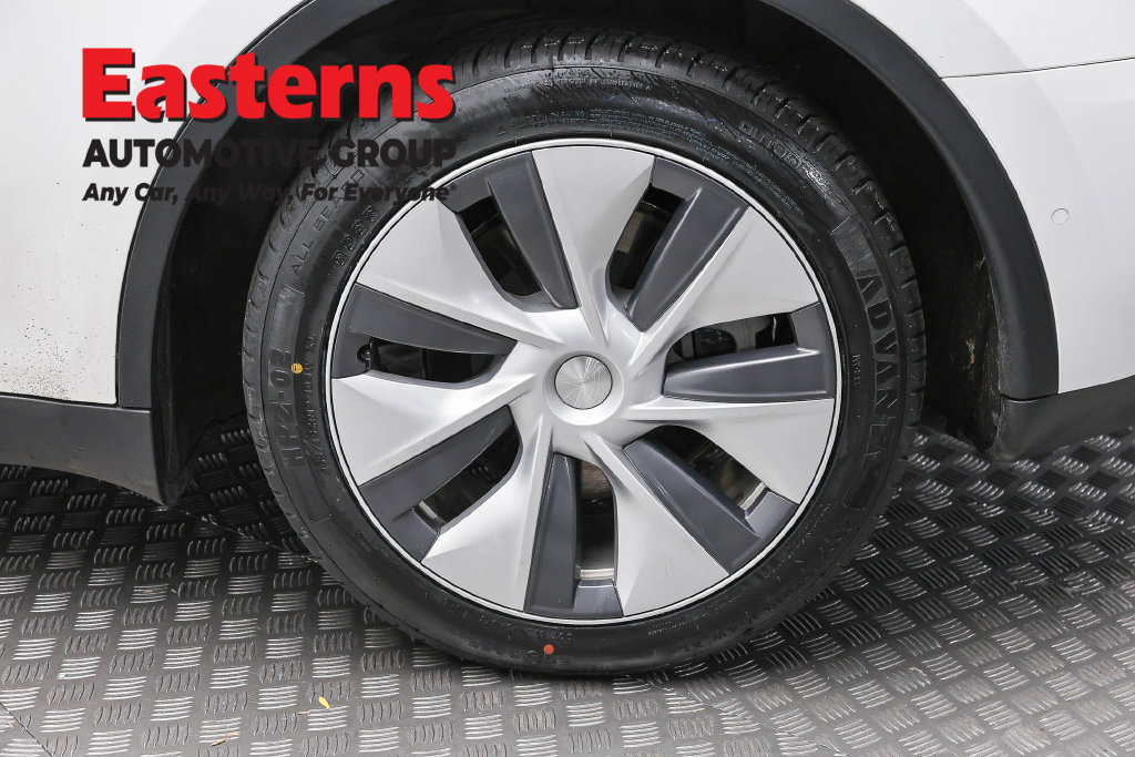 Used 2022 Tesla Model Y Long Range AWD/4WD image 9