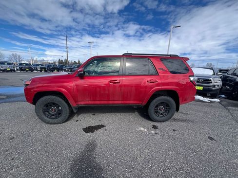 Used 2023 Toyota 4Runner TRD Off-Road Premium image 4