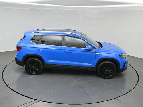 Used 2023 Volkswagen Taos SE w/ Panoramic Sunroof Package FWD image 52