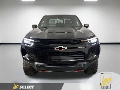 Used 2023 Chevrolet Colorado ZR2 w/ ZR2 Convenience Package III AWD/4WD image 2