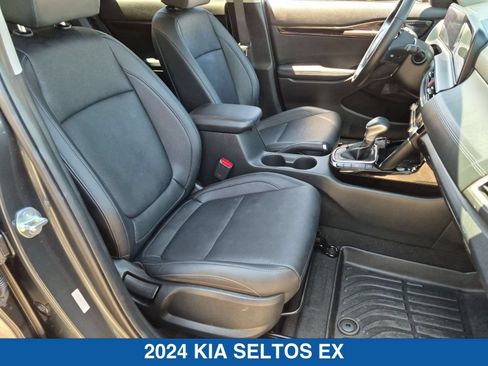 Used 2024 Kia Seltos EX AWD/4WD image 23
