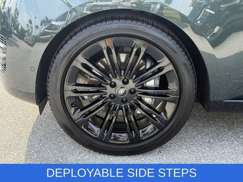 Used 2023 Land Rover Range Rover SE AWD/4WD image 4