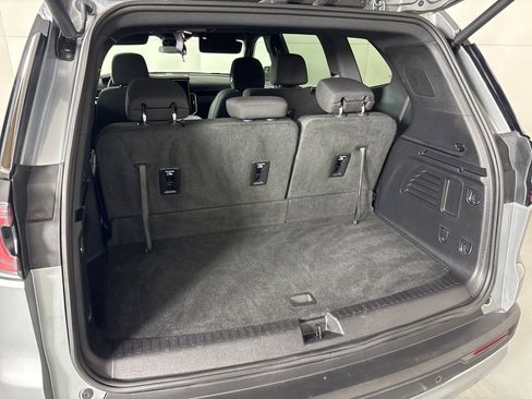 Used 2025 GMC Acadia Elevation image 39