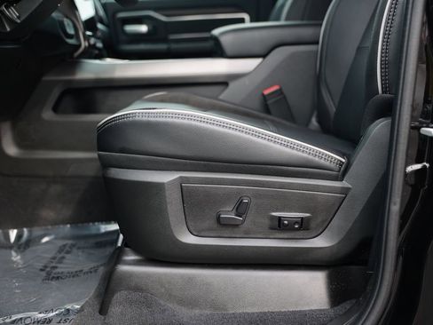 New 2026 RAM 3500 Laramie AWD/4WD image 18