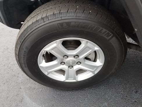 Certified 2022 Jeep Wrangler Unlimited Sport image 5